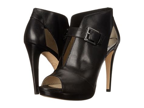 Michael Michael Kors Women's Isabella Bootie 